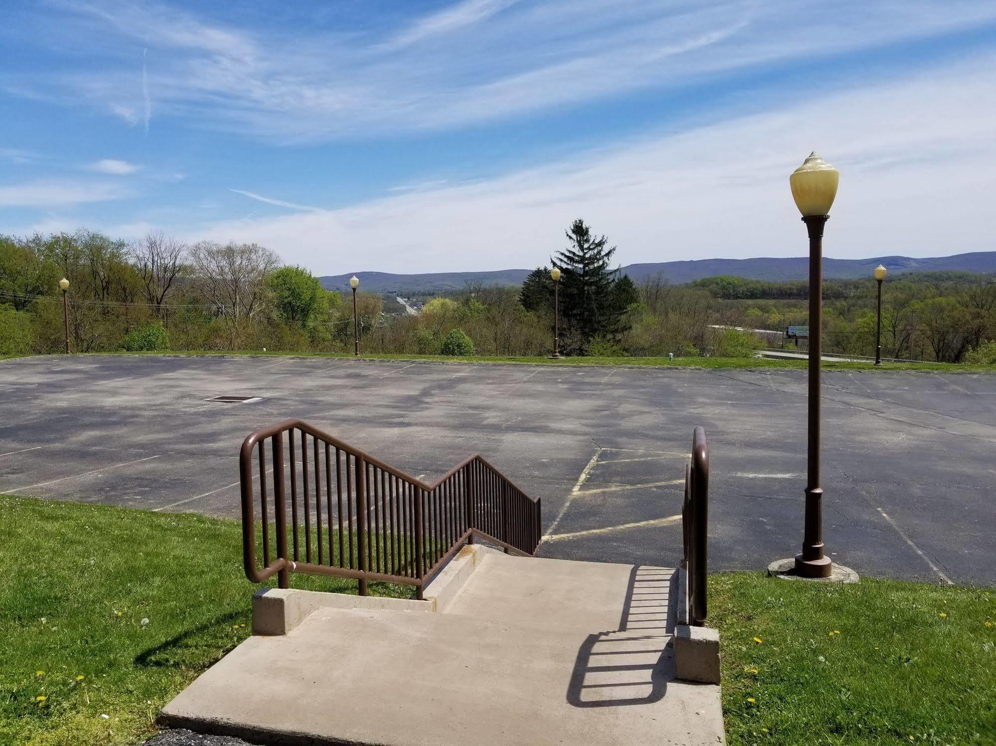 Inn At Mountainview Greensburg Εξωτερικό φωτογραφία